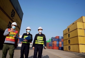 胡春华强调 积极努力稳住外贸外资基本盘