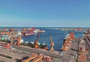 唐山港京唐港区集装箱码头首个分布式光伏项目并网发电