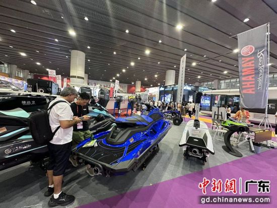 2024亚洲游艇展在广交会展馆开幕。程景伟 摄 2024亚洲游艇展在广交会展馆开幕。程景伟 摄
